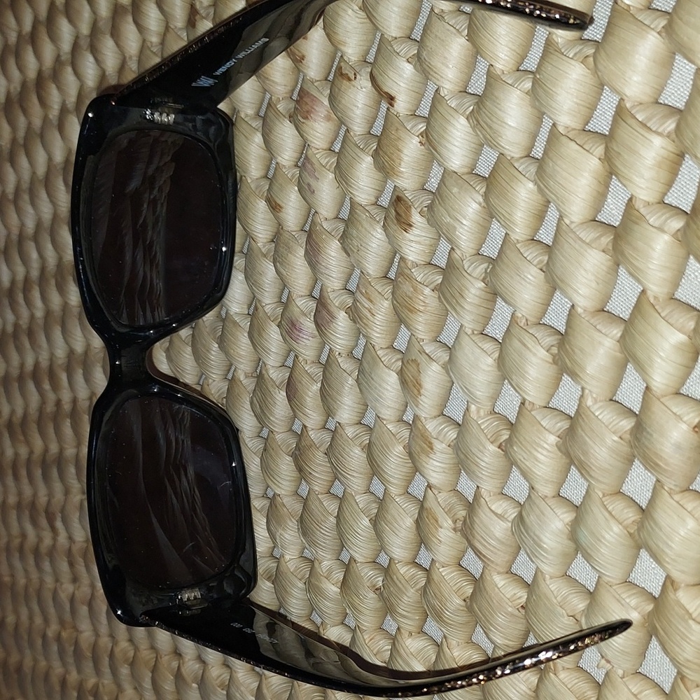 Wendy Williams Sunglasses - Picture 3 of 9